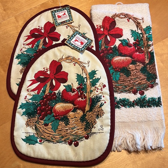 Christmas Kitchen Towel & Hot Pad Set , New - Picture 1 of 3